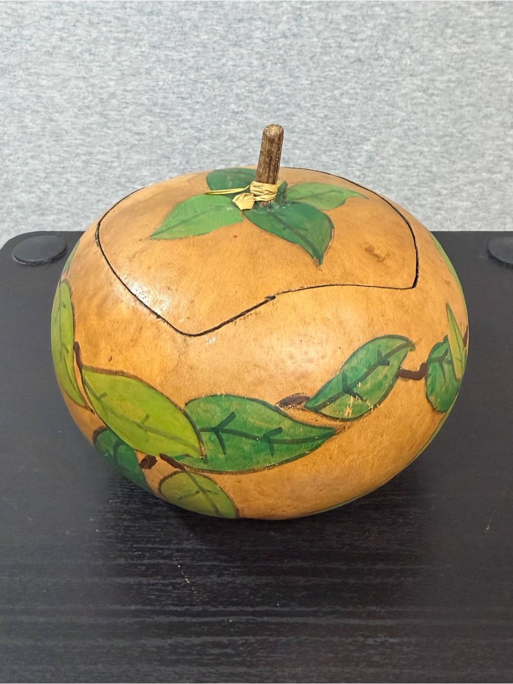 Tom Kahalekoa Todd Signed Hawaiian Hand Painted Ipu Gourd Umeke Bowl Lid